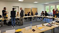 Zu sehen sind die teilnehmenden Personen des ersten AGICA Workshops am 12. September 2024. 