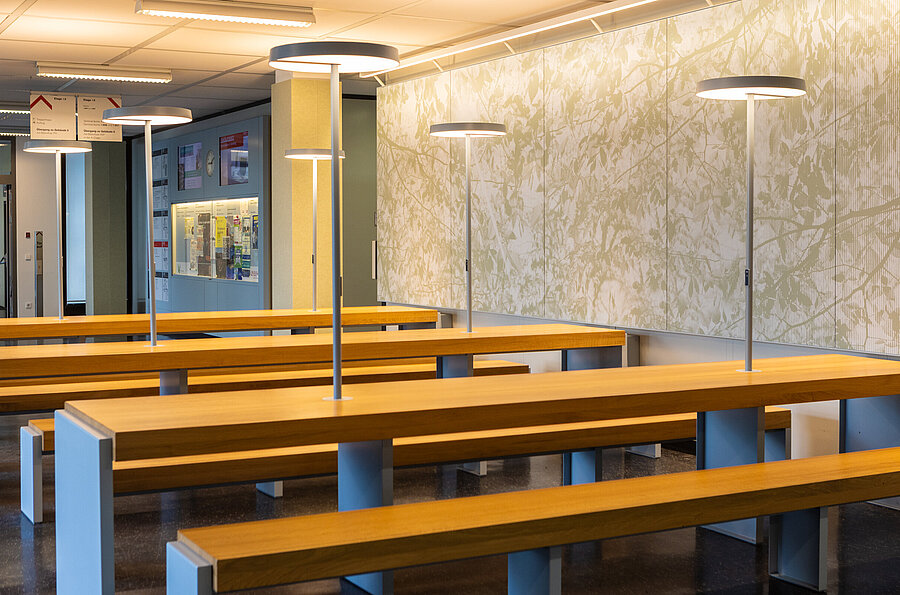 Blick in das Foyer mit Lernzone