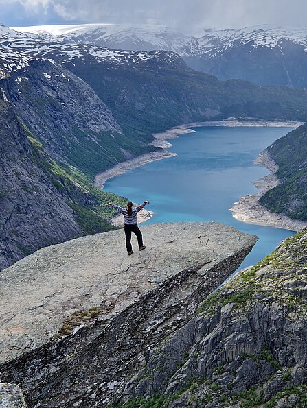 Emily Zander mit dem Bild "Trolltunga" (UiT, Norwegen)
