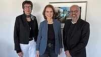 von links Prof. Dr. Karin Vach, Wissenschaftsministerin Petra Olschowski und Prof. Dr. J&ouml;rg-U. Ke&szlig;ler