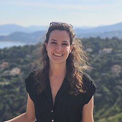 Ein Bild von Frau Pfauth