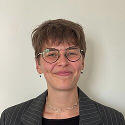 Bild von Projektmitarbeiterin Hanna Oestreicher im Projekt DiLKI