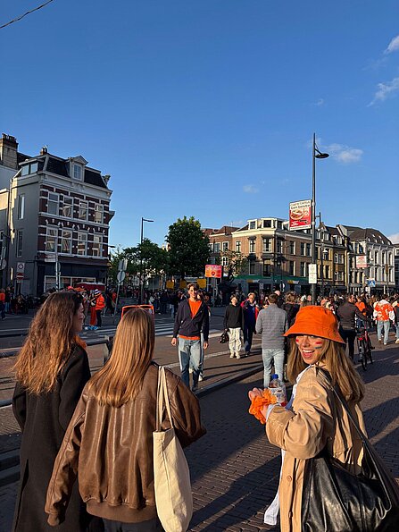 Lea Frank mit dem Bild "Kingsday" (Marnix, Niederlande)