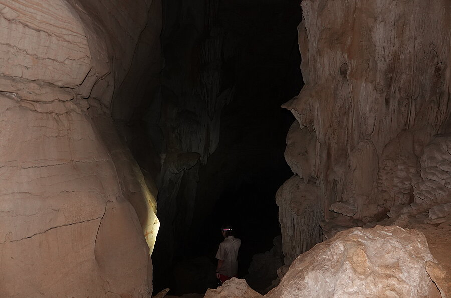 Wanderung in einer Höhle