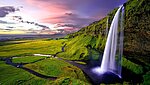 Bild eines Wasserfalls auf Island