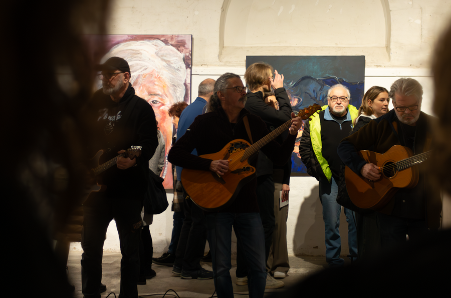 Ausstellungsansicht bei der Vernissage