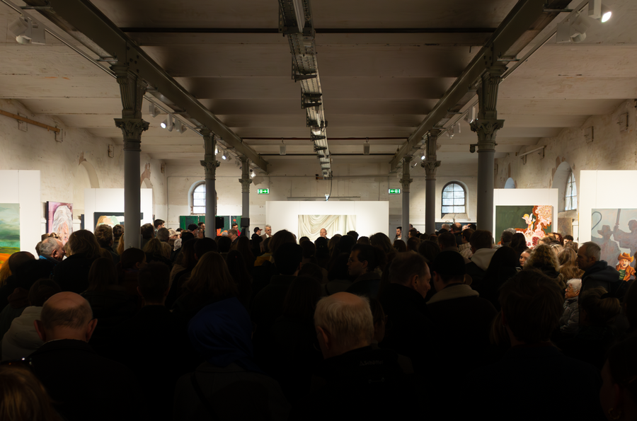 Ausstellungsansicht bei der Vernissage