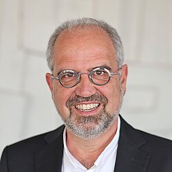 Rektor Prof. Dr. Jörg U. Keßler