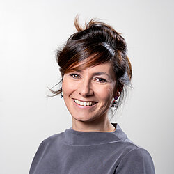 Porträt von Prof. Dr. Yvonne Pröbstle