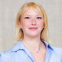 Akademische Mitarbeiterin Jil Mogler im FSP Sprache