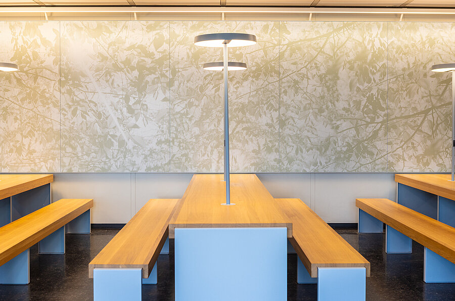 Blick in das Foyer mit Lernzone