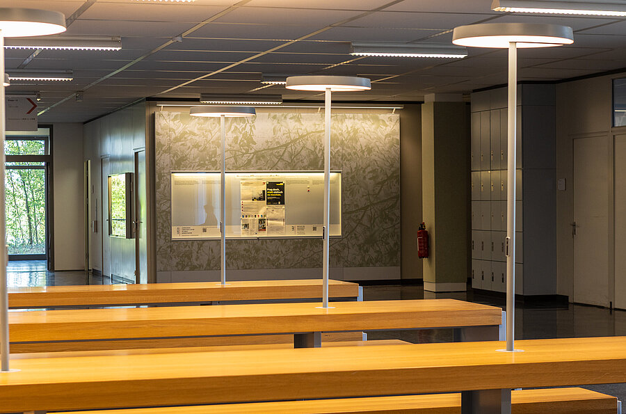 Blick in das Foyer mit Lernzone