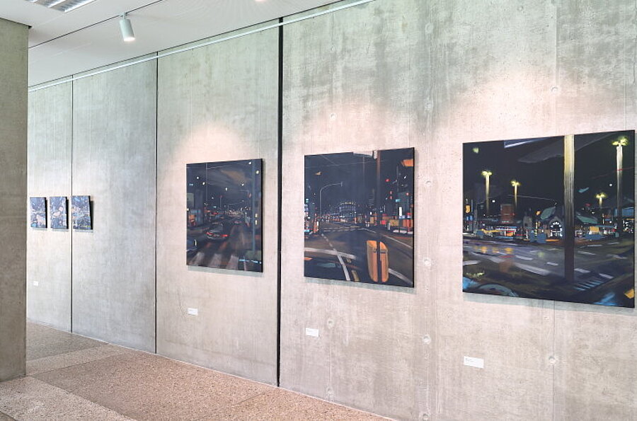 Blick in die Ausstellung in der Studiengalerie mit Werken von Goda Plaum