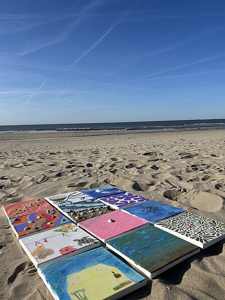 Anna Nappert mit dem Bild "Den Haag Beach" (Marnix, Niederlande)