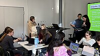 Eine Gruppe Studierender im Animationsinstitut der Filmakademie. 