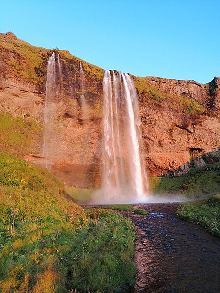 Wasserfall im Sonnenuntergang