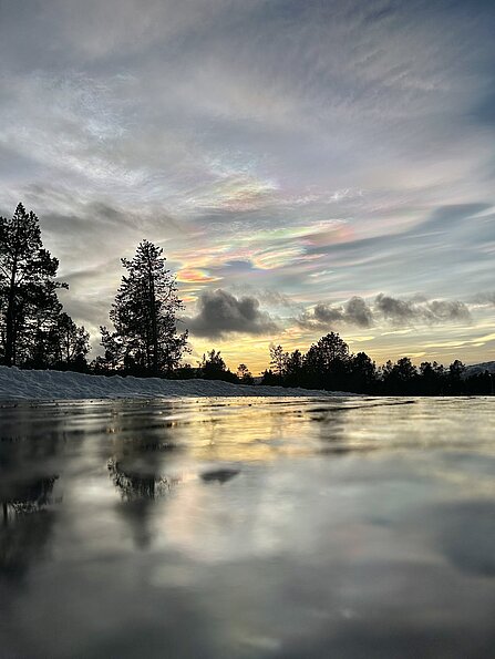 Pia Sauter mit dem Bild "Polarwolken &uuml;ber vereister Stra&szlig;e" (UiT, Norwegen)