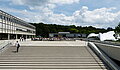 Blick auf Treppe in Richtung Hauptgebäude und Mensa