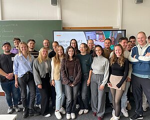 Studierende im Seminar