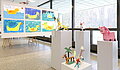 Blick in die Ausstellung in der Studiengalerie mit Werken aus der Jugendkunstschule Backnang