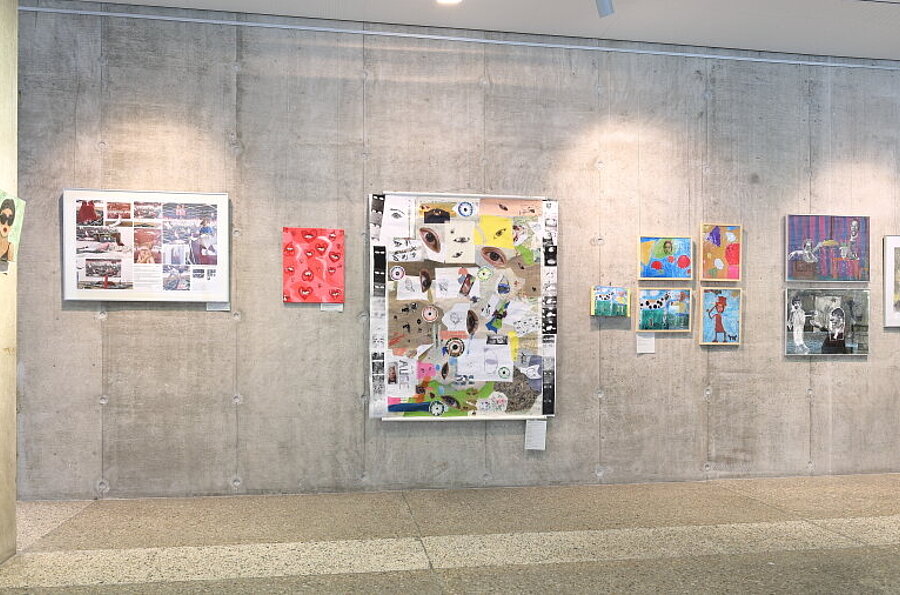 Blick in die Ausstellung in der Studiengalerie mit Werken aus der Jugendkunstschule Backnang