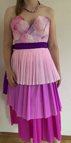 Papierkleid von Maren Schuster